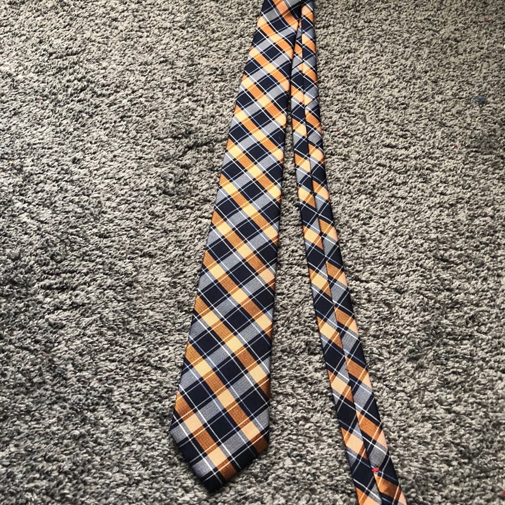 Men’s Tie - Picture 2 of 3